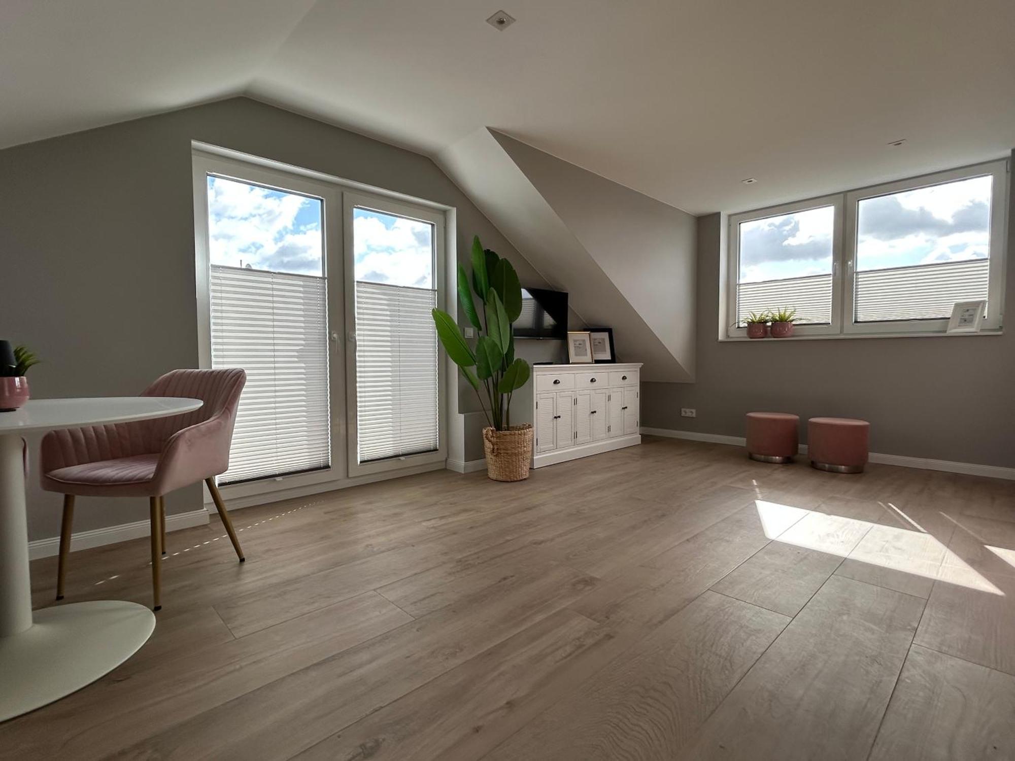 In Fußläufiger Nähe Zu Airport-messe * Düsseldorf